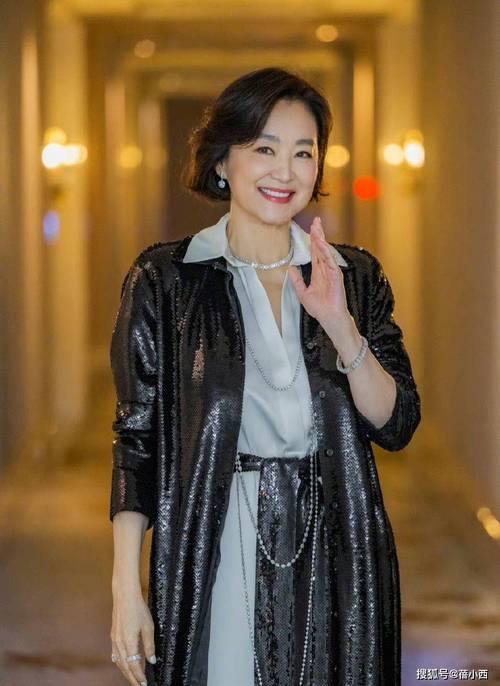 美女柔术训练 美女表演柔术 身形优美 犹若无骨 简直太惊艳了 美女柔术训练 美女表演柔术 身形优美 犹若无骨 简直太惊艳了