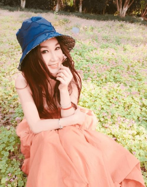 黄玲演唱会_黄玲丽演唱会 黄玲演唱会_黄玲丽演唱会
