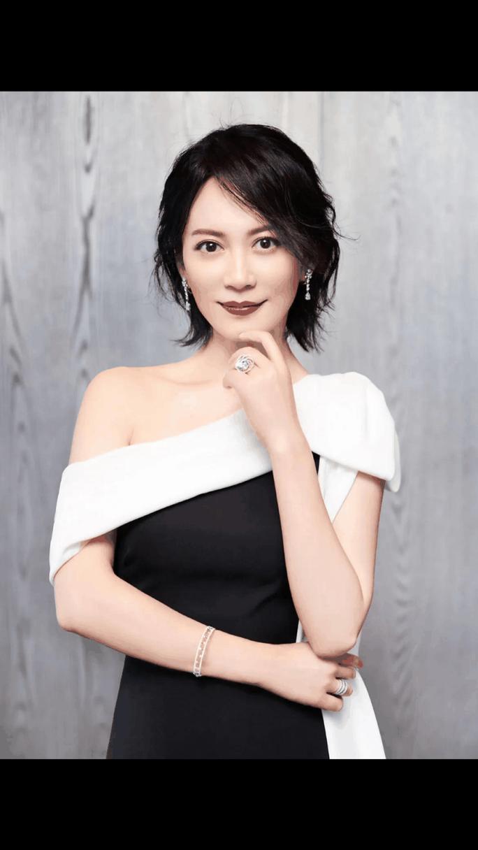 江铠同父母破产江铠同父母照片 江铠同父母破产江铠同父母照片